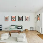 Modern 1BR Flat 10 min from Bon Marché Rive Gauche